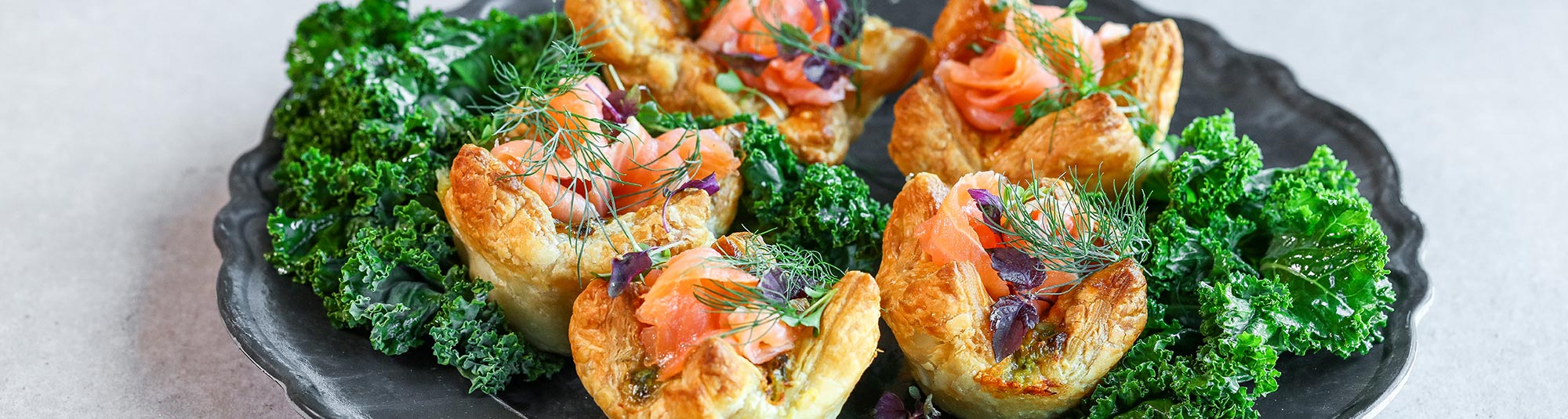 Minipajer med spenatfyllning