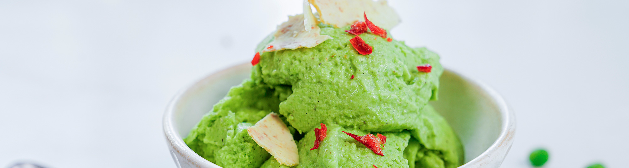 Glass på ärter med vit choklad