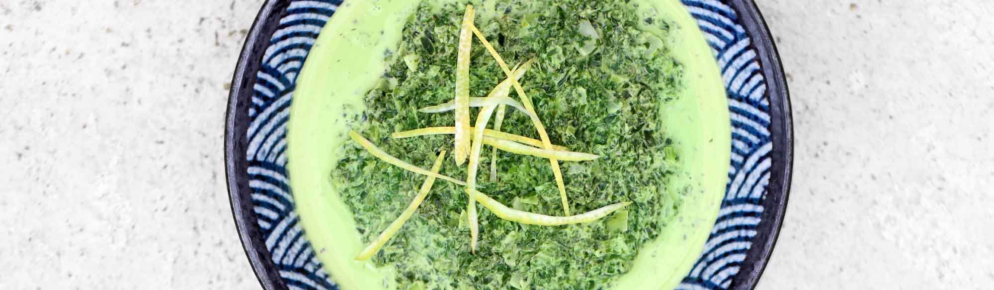 Broccolisoppa med sparris och färskost