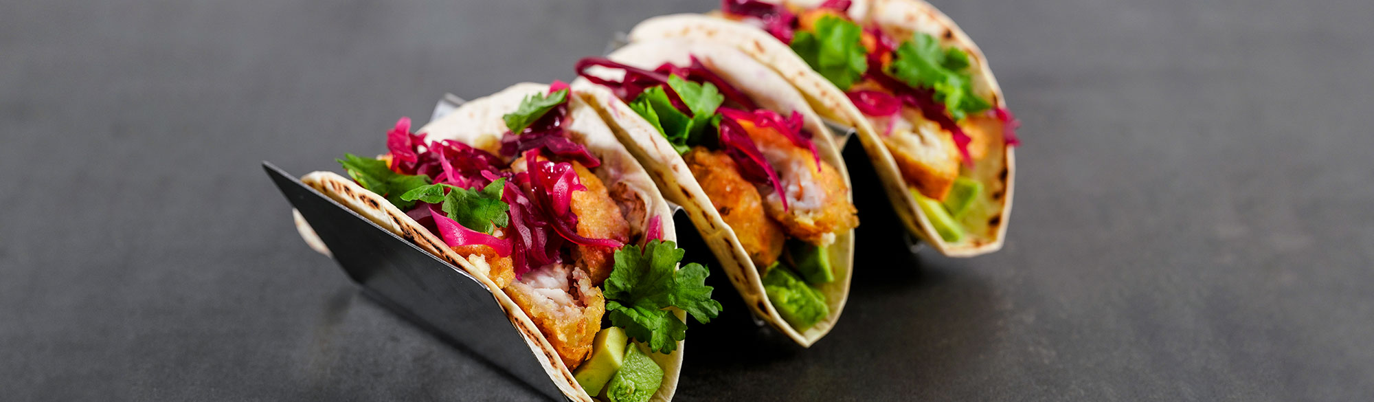 Fisktaco med avokado och spetskål