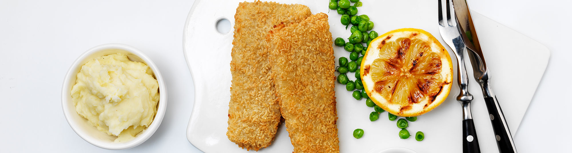 Frasig torsk med potatispuré och smörstekta ärter