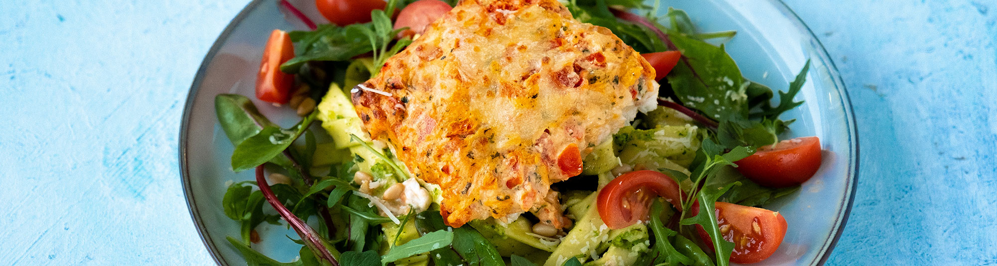 Ugnsbakad fisk med tomat & tagliatelle