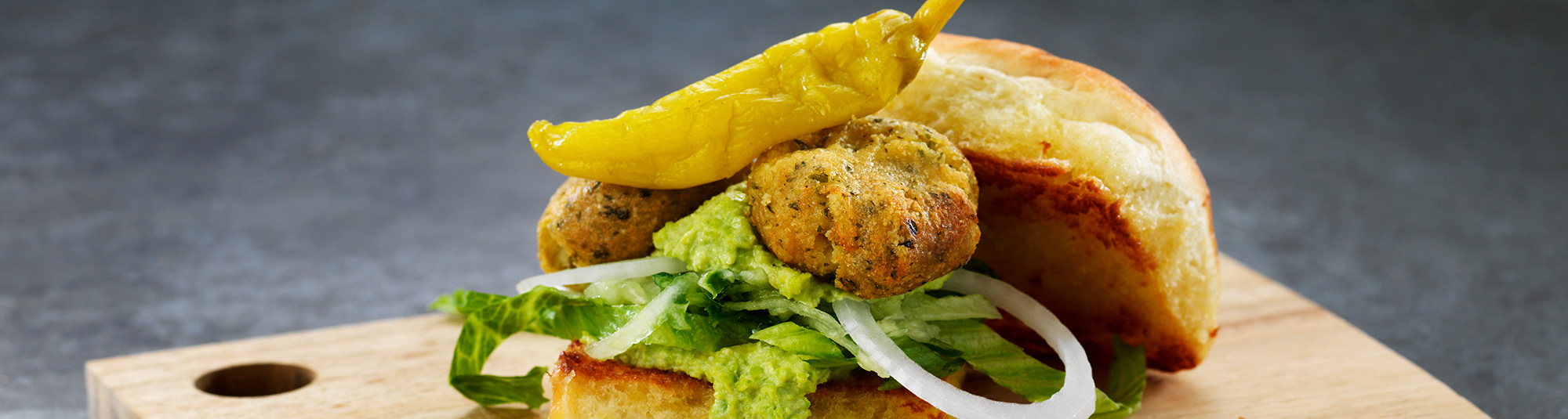 Falafel slider med grön kikärtshummus