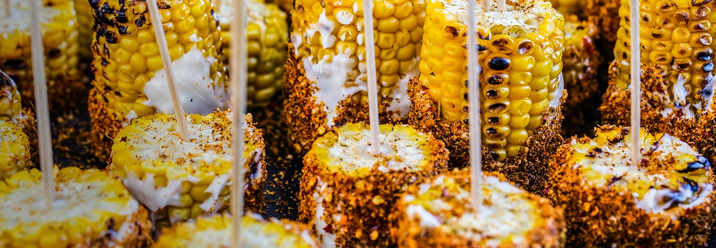 Grillad majs med aioli & het kryddblandning