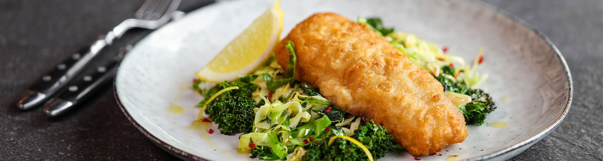 Fish och crisp med grön pytt