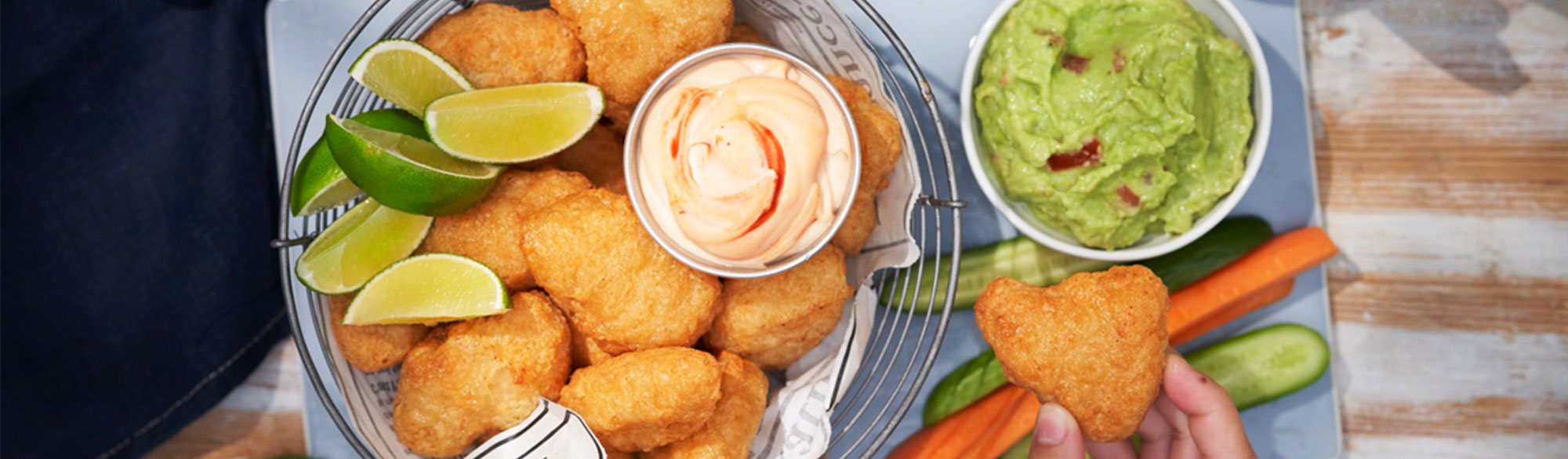 Fish & Crisp Fish Nuggets med grönsaksstavar och goda dippor