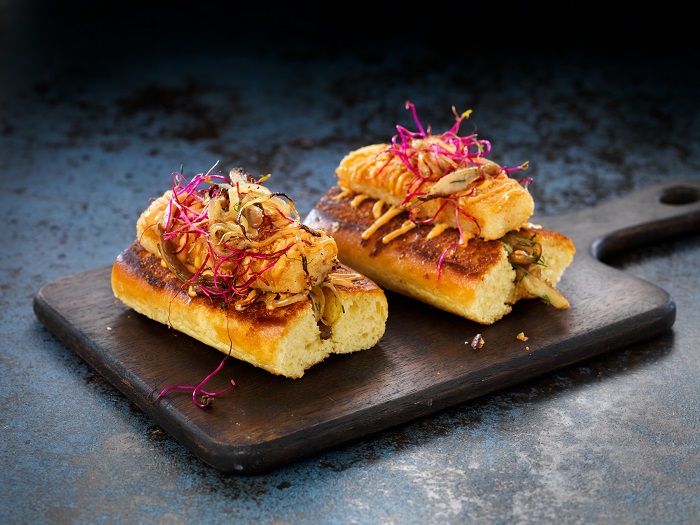 Glutenfria Fiskpinnar i brioche bröd med lök och svamp