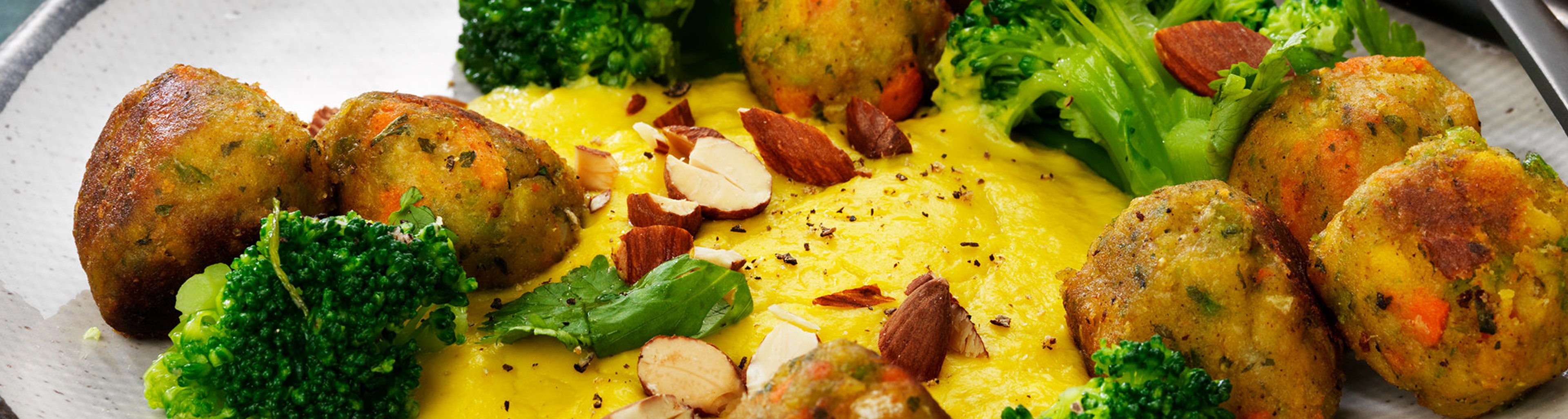 falafel-med-majs-blomkalskram-2000x535.jpg
